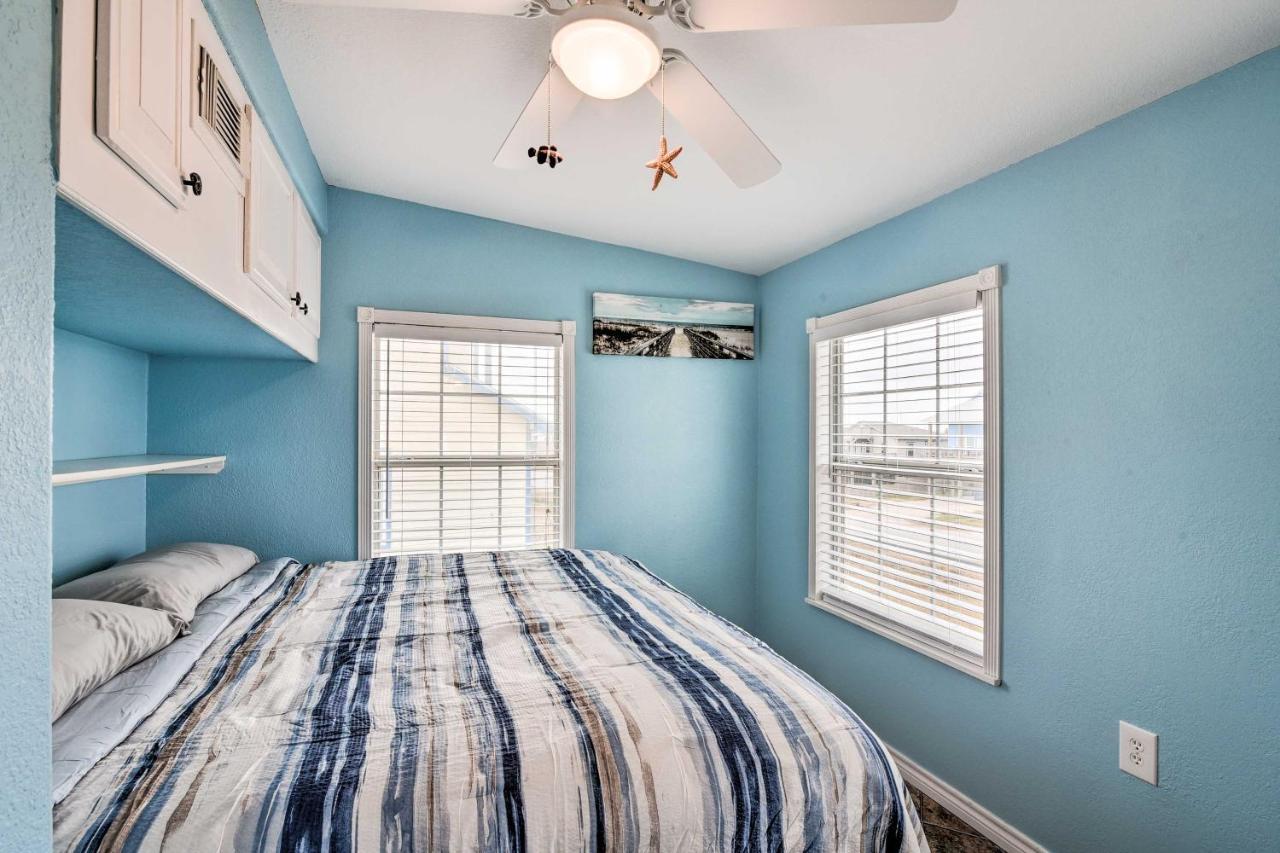 Surfside Beach Gem With Deck - 1 Block To Shore! Фрийпорт Екстериор снимка