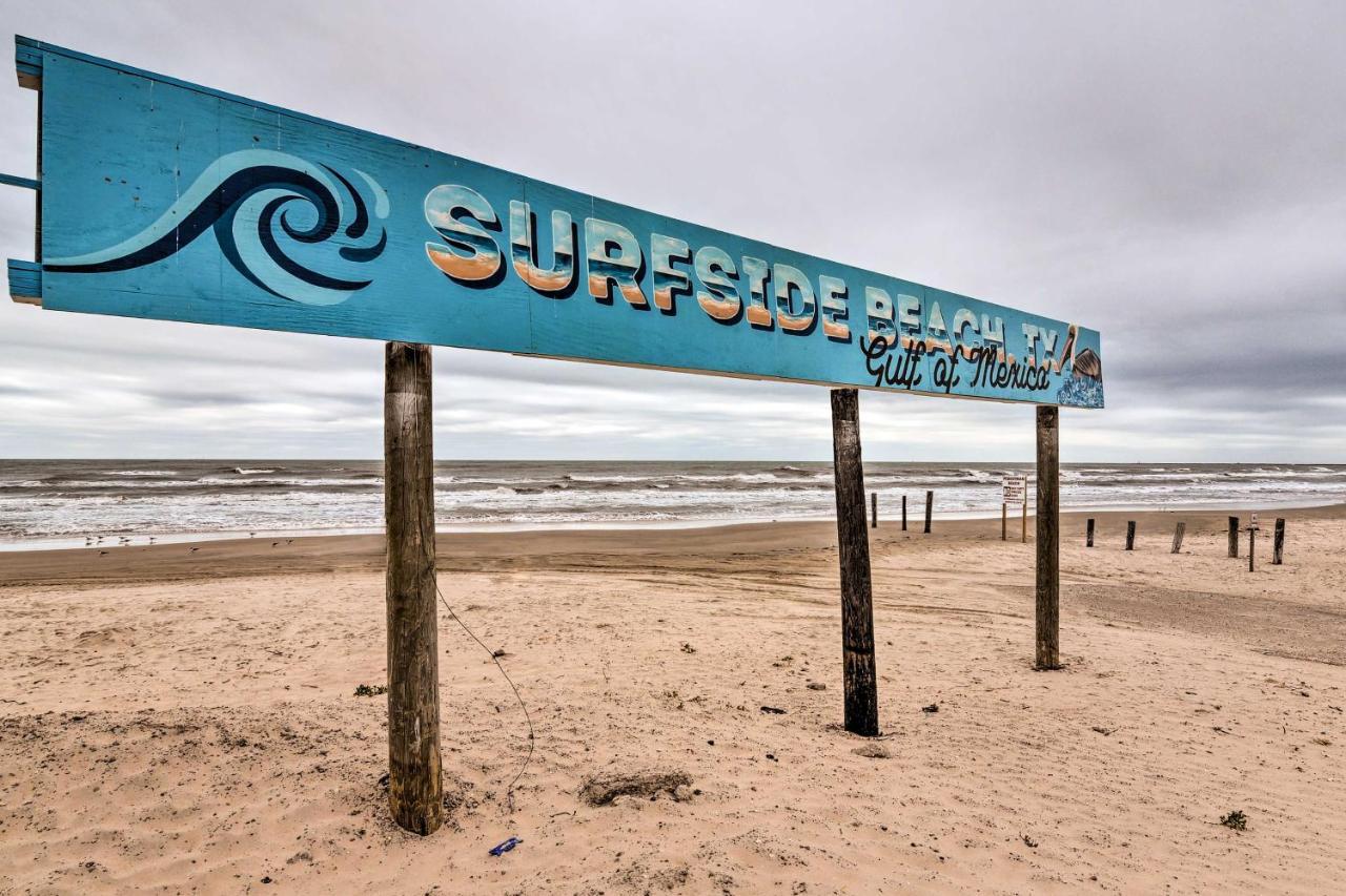Surfside Beach Gem With Deck - 1 Block To Shore! Фрийпорт Екстериор снимка